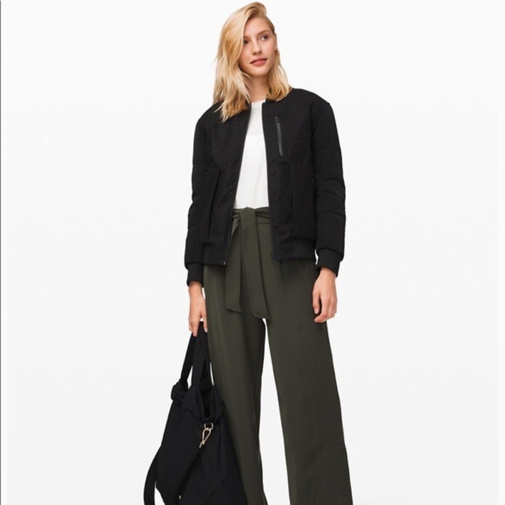 Lululemon Noir Wide Leg Pant Size 4